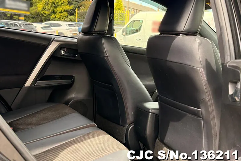 Toyota Rav4 in Black for Sale Image 12