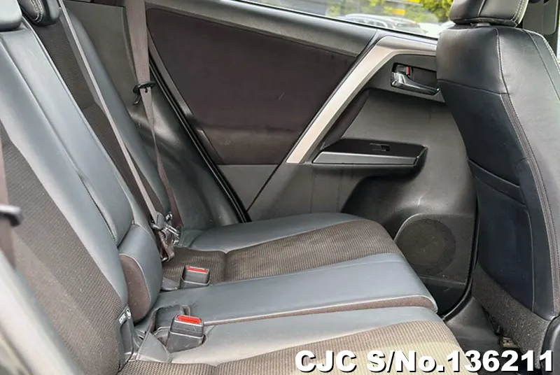 Toyota Rav4 in Black for Sale Image 13
