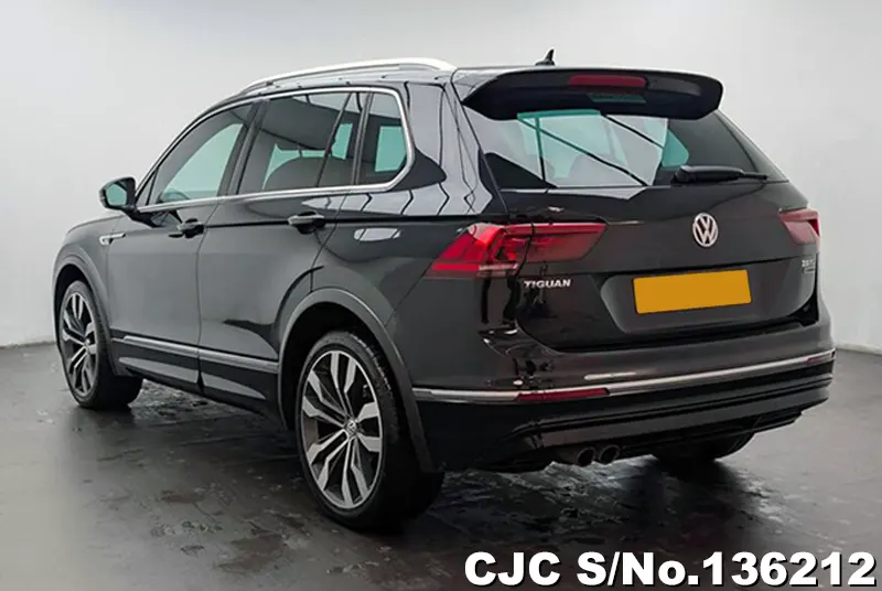 Volkswagen Tiguan in Black for Sale Image 1