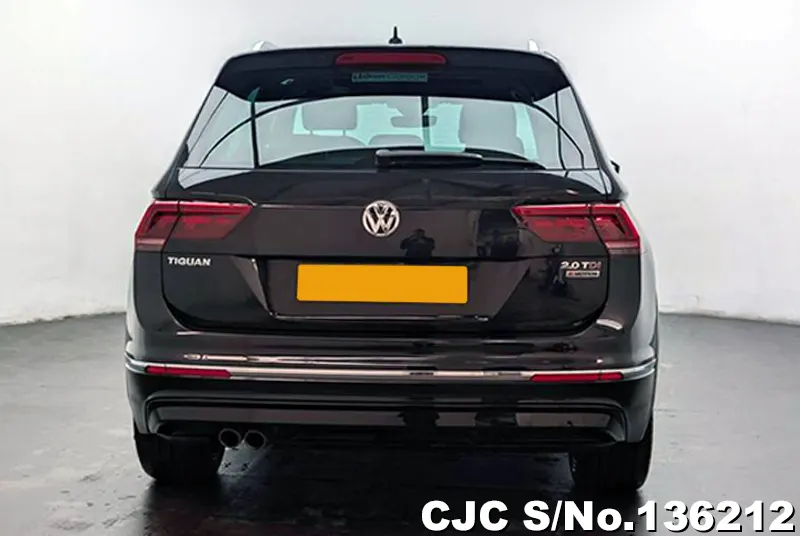 Volkswagen Tiguan in Black for Sale Image 5
