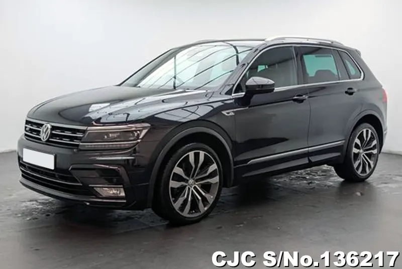 Volkswagen Tiguan in Black for Sale Image 3