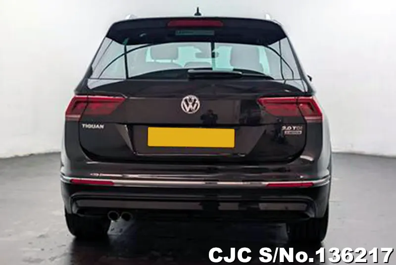 Volkswagen Tiguan in Black for Sale Image 5