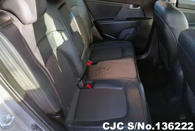 Kia Sportage in Silver for Sale Image 8