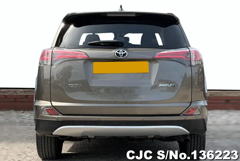 Toyota Rav4 in Beige for Sale Image 3
