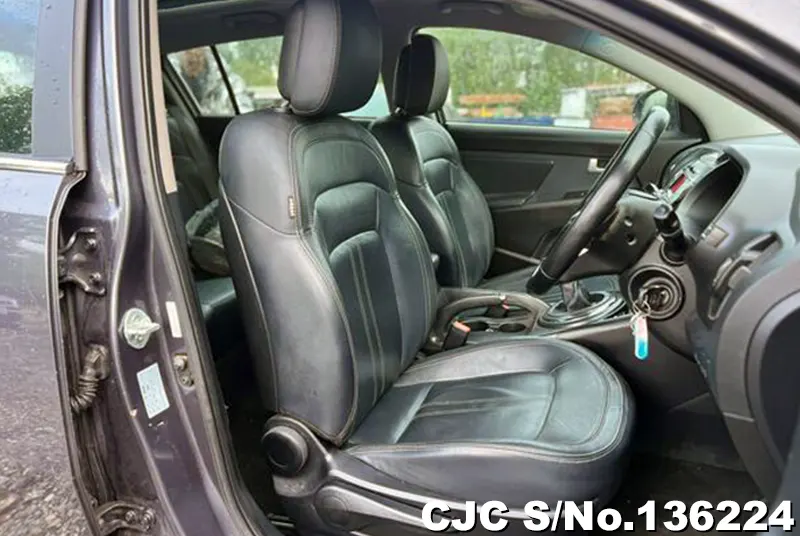 Kia Sportage in Silver for Sale Image 10