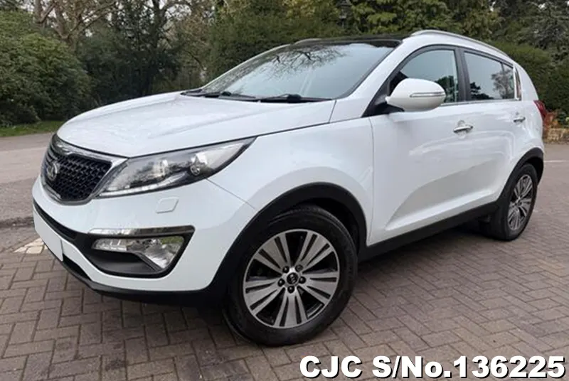 Kia Sportage in White for Sale Image 3