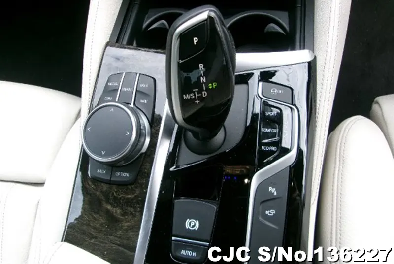 BMW 5 Series in White for Sale Image 13