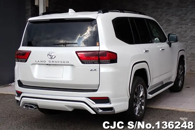 Toyota Land Cruiser in Pearl for Sale Image 2