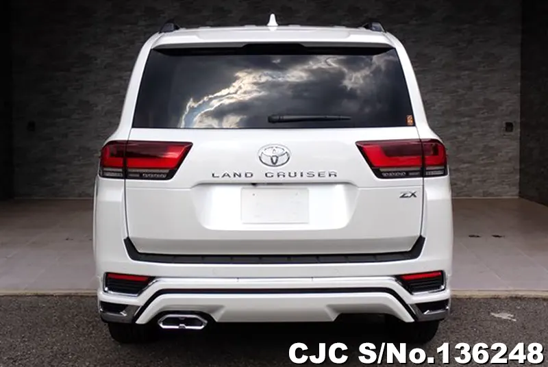 Toyota Land Cruiser in Pearl for Sale Image 5