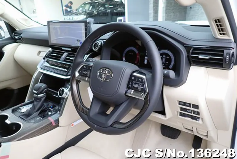 Toyota Land Cruiser in Pearl for Sale Image 10