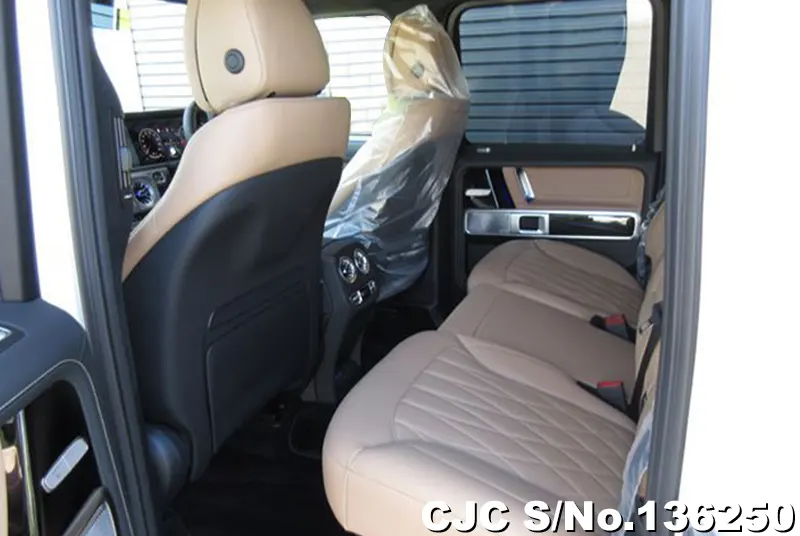 Mercedes Benz G Class in White for Sale Image 11