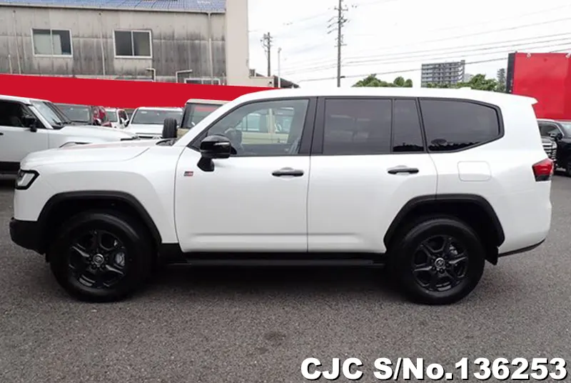 Toyota Land Cruiser in Pearl for Sale Image 7