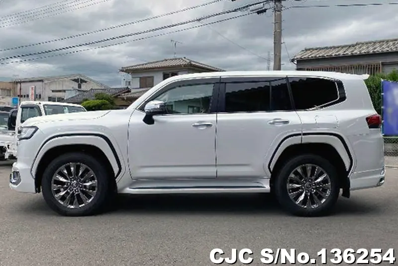 Toyota Land Cruiser in Pearl for Sale Image 5