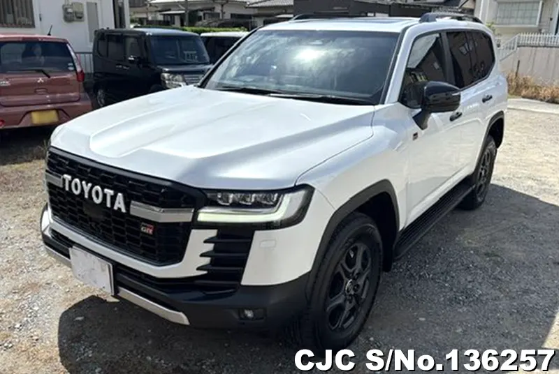 Toyota Land Cruiser in Pearl for Sale Image 3
