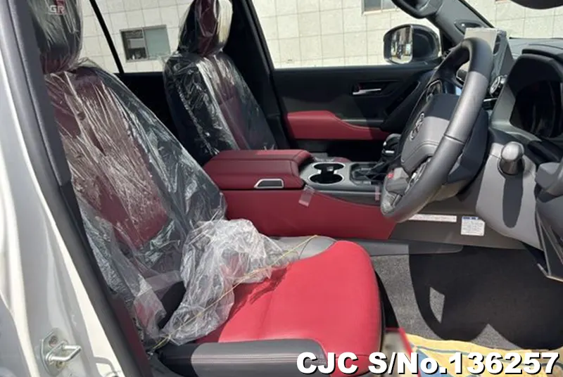 Toyota Land Cruiser in Pearl for Sale Image 8