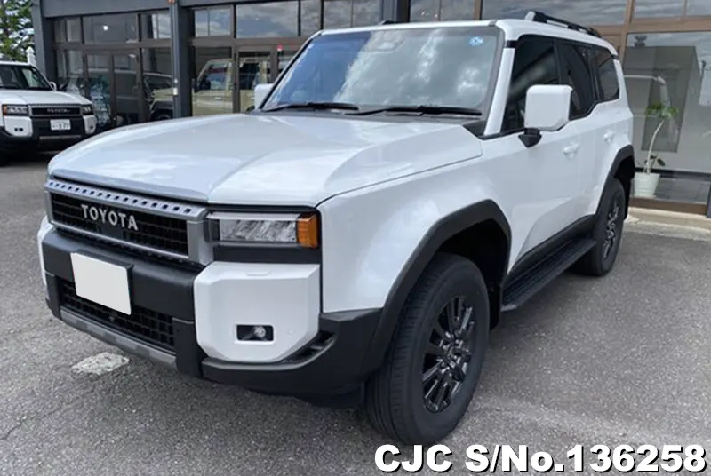 Toyota Land Cruiser 250 in Pearl for Sale Image 3