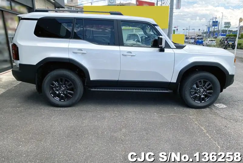 Toyota Land Cruiser 250 in Pearl for Sale Image 6