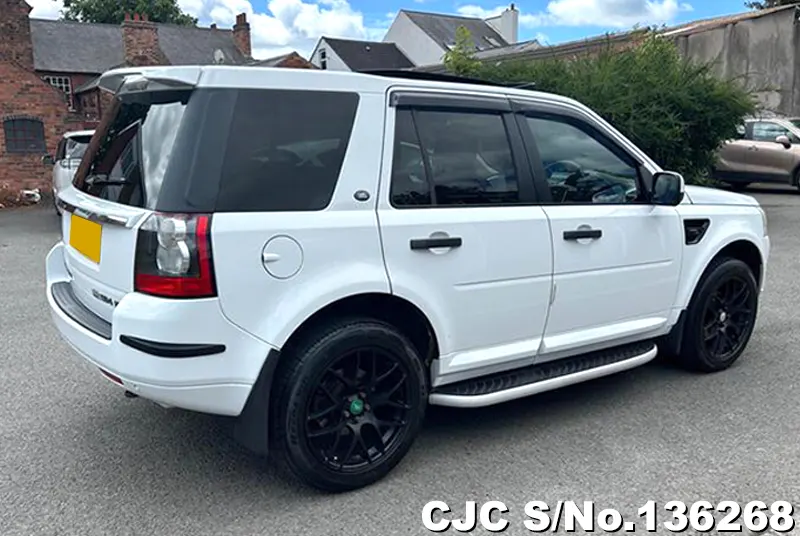 Land Rover Freelander in White for Sale Image 2