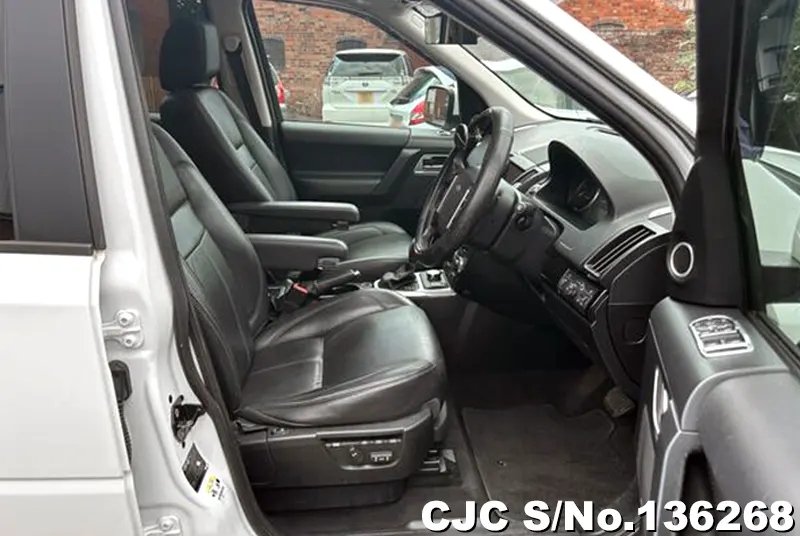 Land Rover Freelander in White for Sale Image 7