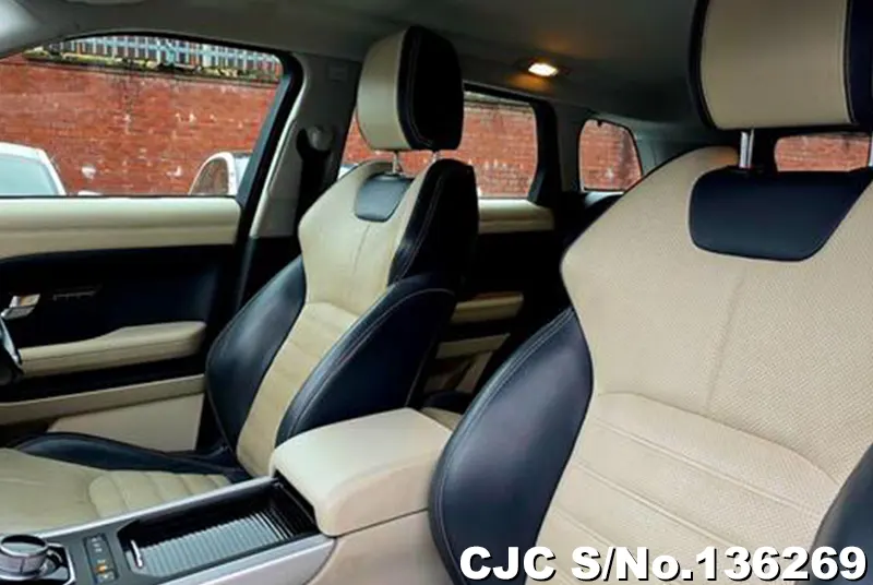 Land Rover Range Rover in Green for Sale Image 13