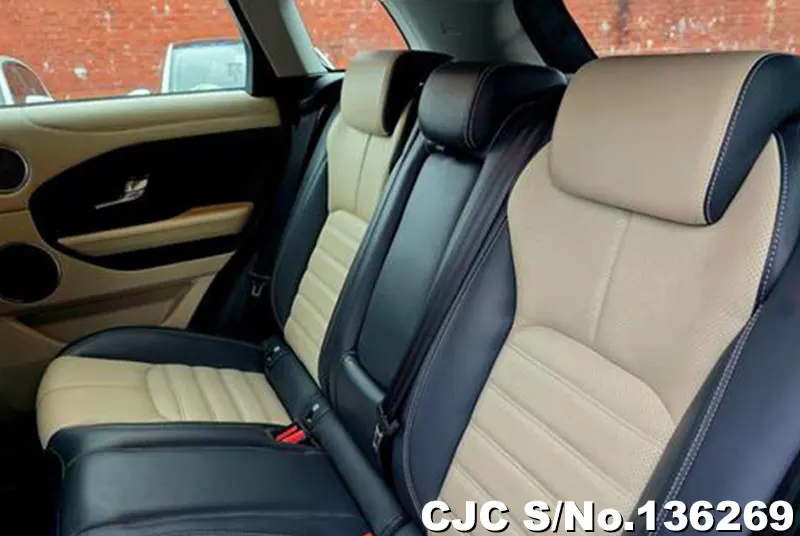 Land Rover Range Rover in Green for Sale Image 15