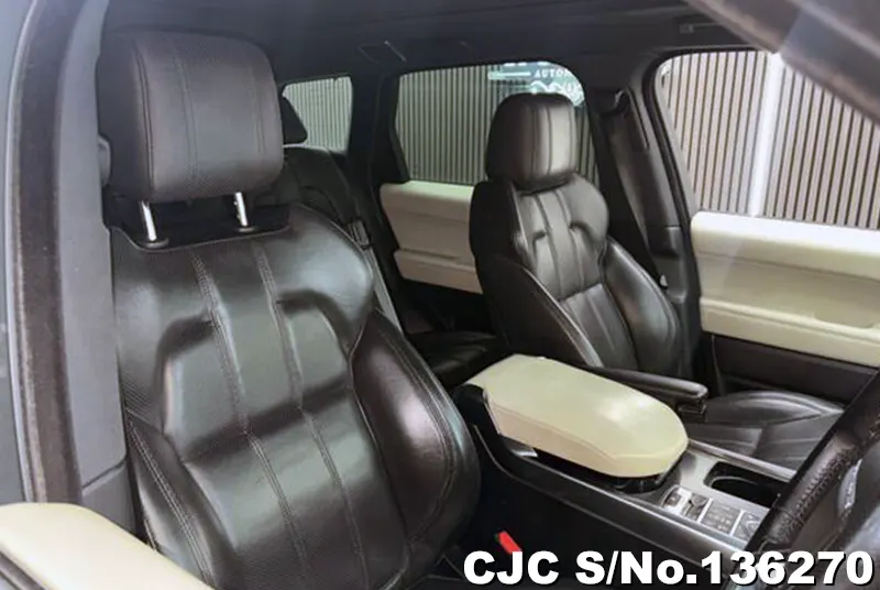 Land Rover Range Rover in Black for Sale Image 10