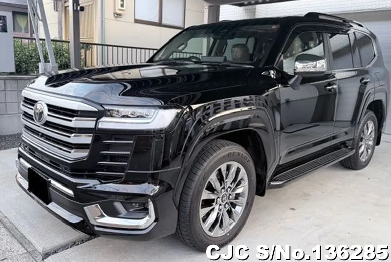 Toyota Land Cruiser in Black for Sale Image 2