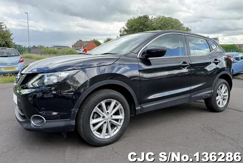 Nissan Qashqai in Black for Sale Image 3