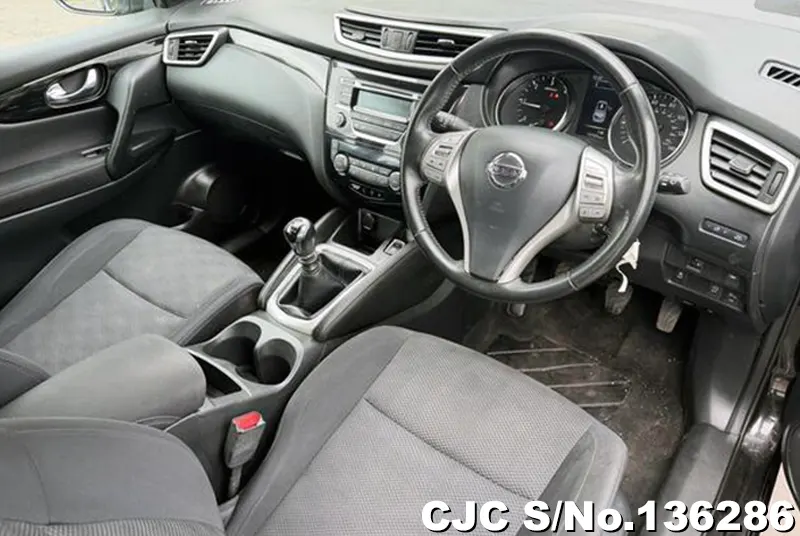 Nissan Qashqai in Black for Sale Image 8