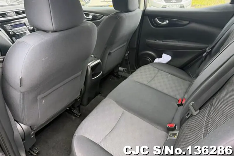 Nissan Qashqai in Black for Sale Image 10