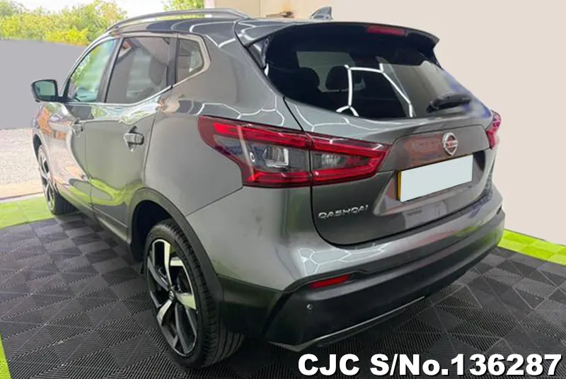 Nissan Qashqai in Gray for Sale Image 1