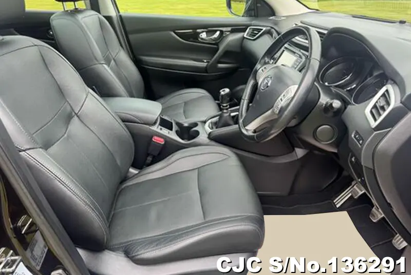 Nissan Qashqai in Black for Sale Image 10