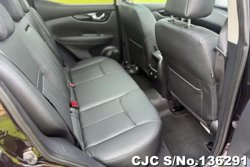 Nissan Qashqai in Black for Sale Image 12