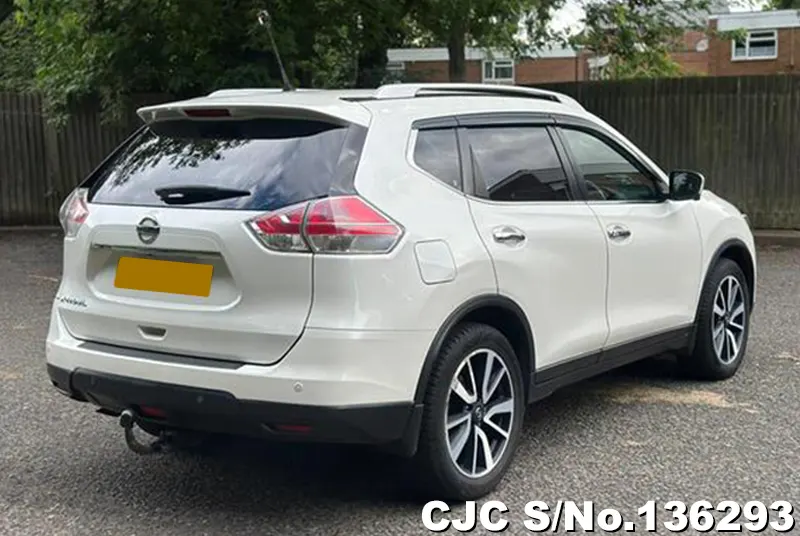 Nissan X-Trail in White for Sale Image 2