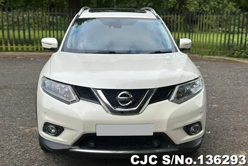 Nissan X-Trail in White for Sale Image 4