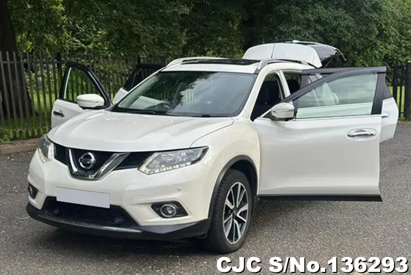 Nissan X-Trail in White for Sale Image 9