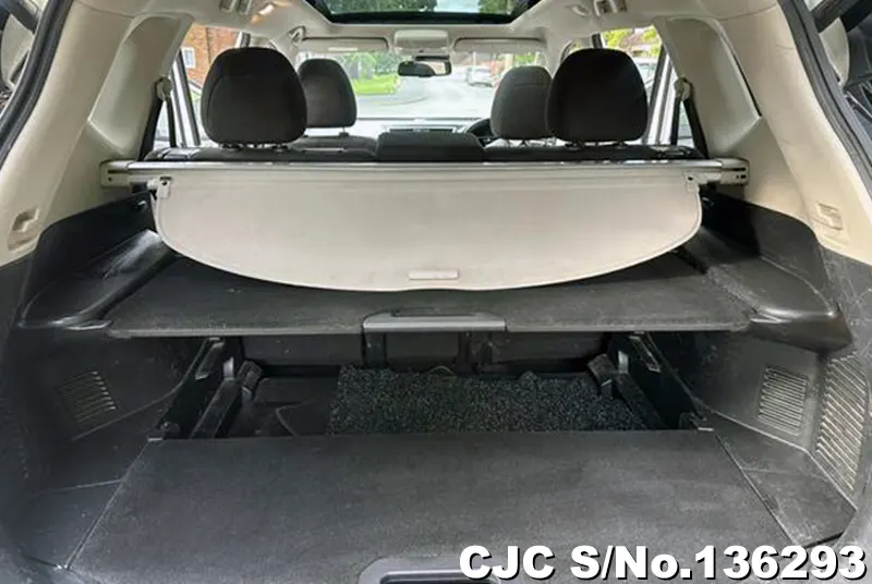 Nissan X-Trail in White for Sale Image 10