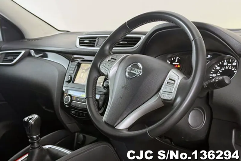 Nissan Qashqai in Black for Sale Image 7