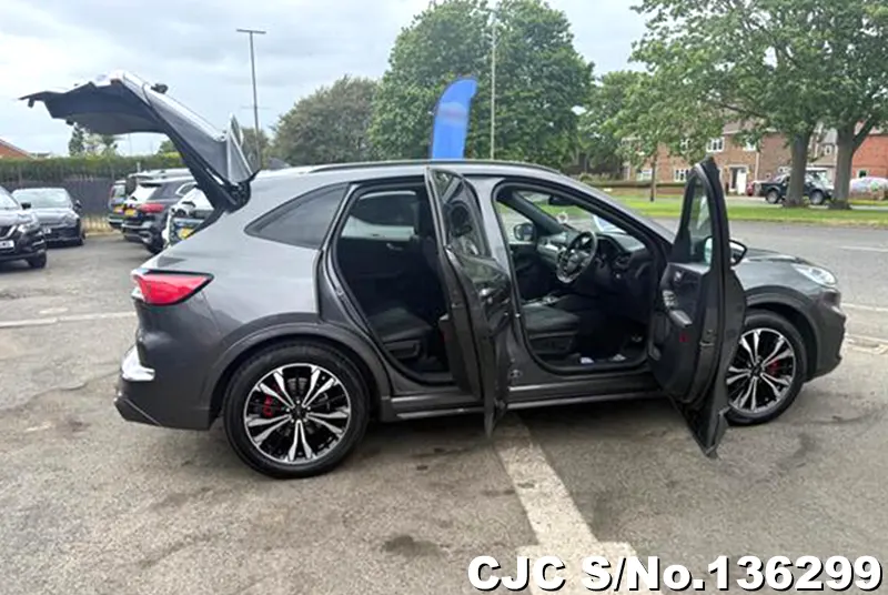 Ford Kuga  in Gray for Sale Image 7