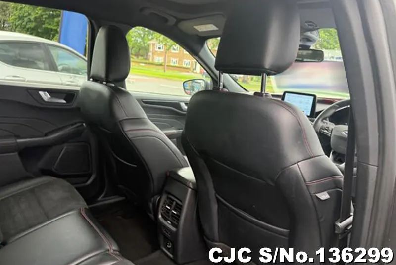 Ford Kuga  in Gray for Sale Image 10