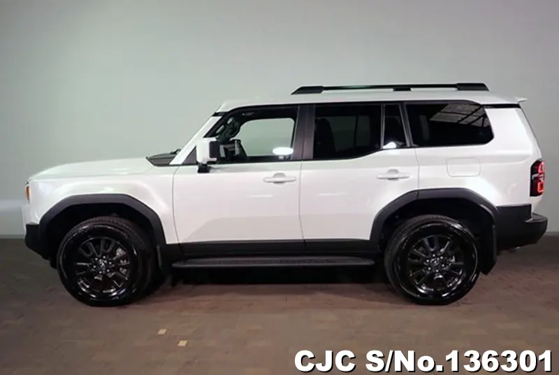 Toyota Land Cruiser 250 in Pearl for Sale Image 4