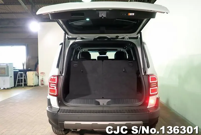 Toyota Land Cruiser 250 in Pearl for Sale Image 6
