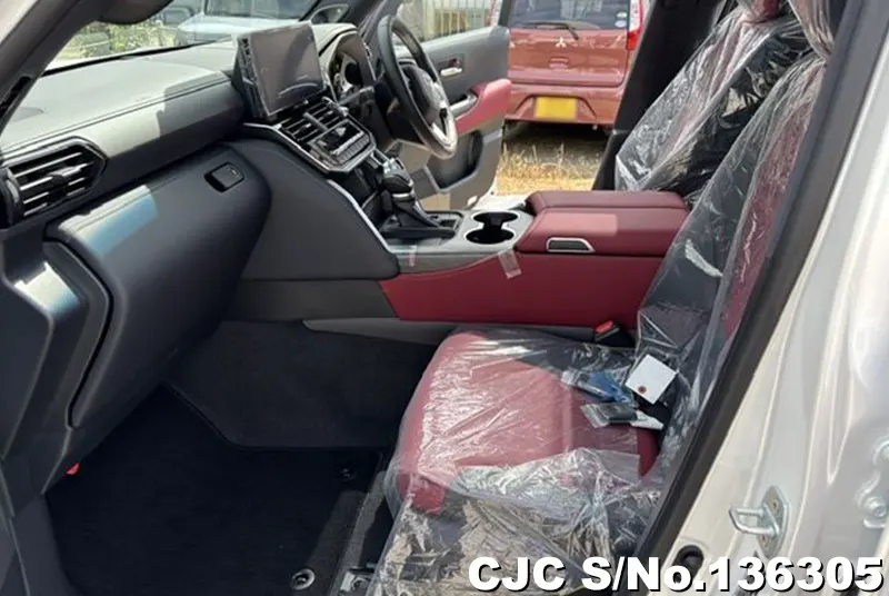 Toyota Land Cruiser in Pearl for Sale Image 8