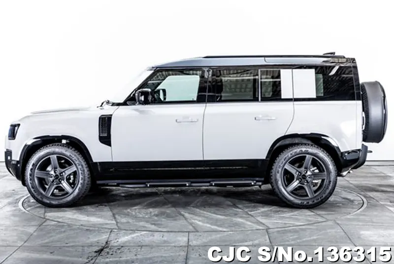 Land Rover Defender in Gray for Sale Image 7