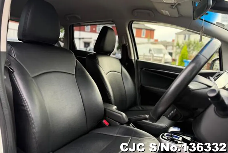 Honda JAZZ in White for Sale Image 8