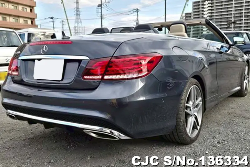 Mercedes Benz E Class in Gray for Sale Image 2
