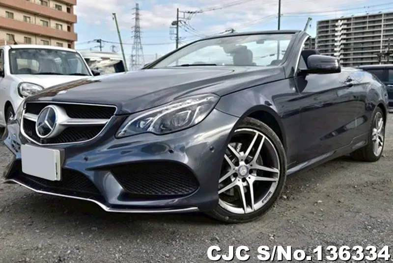 Mercedes Benz E Class in Gray for Sale Image 3