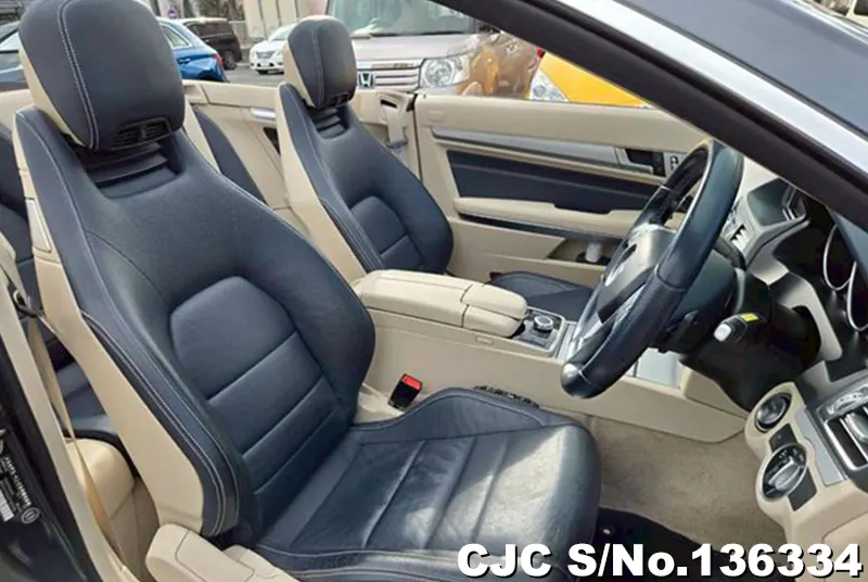 Mercedes Benz E Class in Gray for Sale Image 9