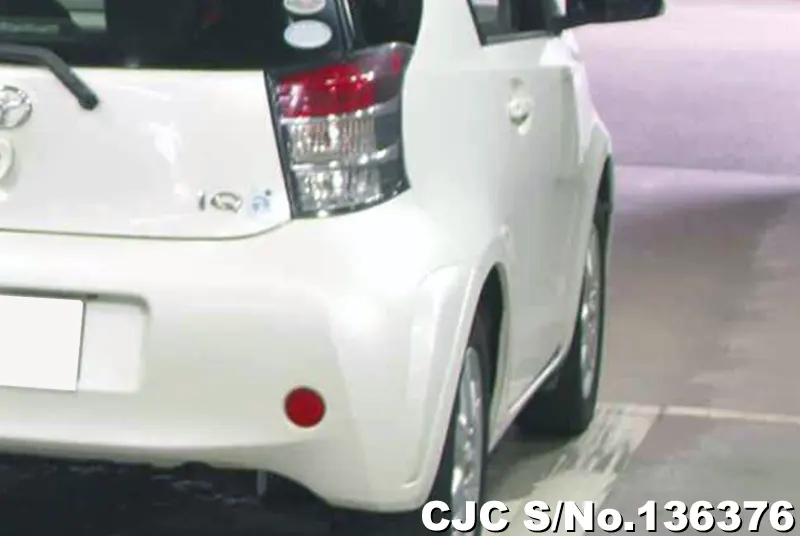 Toyota IQ in White for Sale Image 2