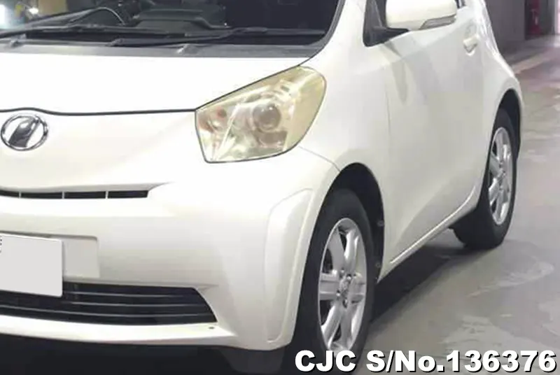 Toyota IQ in White for Sale Image 3
